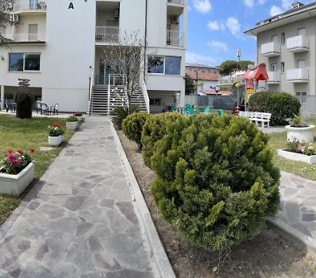 Hotel Amedea تّشيرفييا المظهر الخارجي الصورة