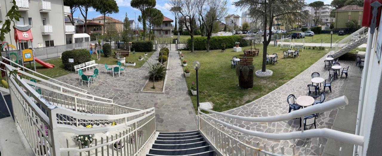 Hotel Amedea تّشيرفييا المظهر الخارجي الصورة