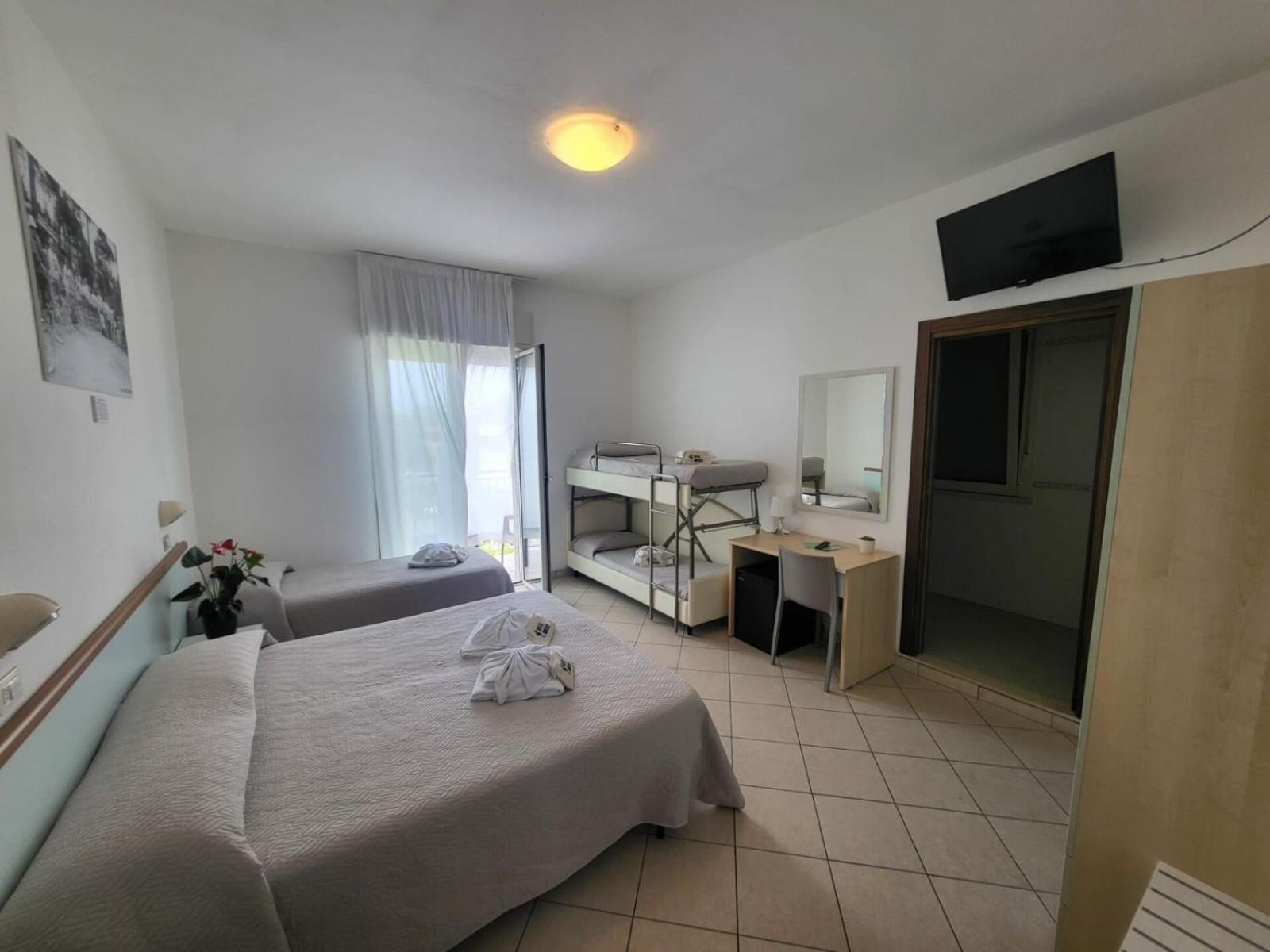 Hotel Amedea تّشيرفييا المظهر الخارجي الصورة
