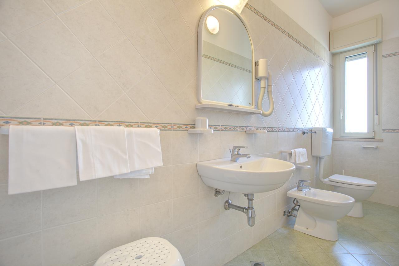 Hotel Amedea تّشيرفييا المظهر الخارجي الصورة