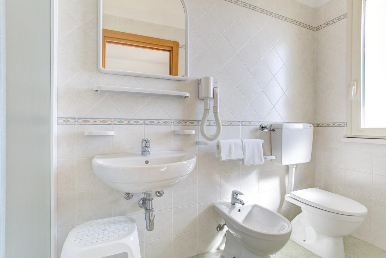 Hotel Amedea تّشيرفييا المظهر الخارجي الصورة